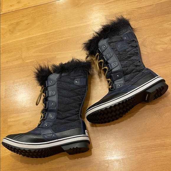 Sorel Navy Blue Black Faux Fur Lace Up Winter Boots Tan Laces Size 8 Waterproof - Picture 7 of 16
